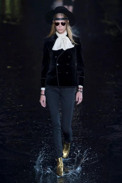 Look 9